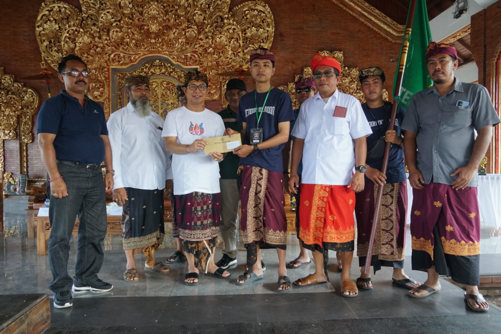 Sekda Adi Arnawa Buka Turnamen Ceki ST. Tengah Gulingan